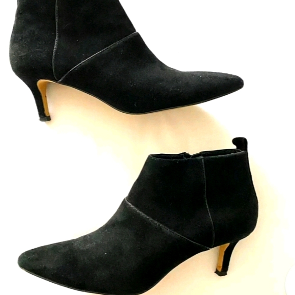 Donald J. Pliner Fayla Suede Ankle Boots size 9.0